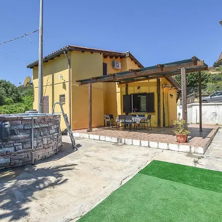 Holiday home Amazing In With Kitchen Casteldaccia